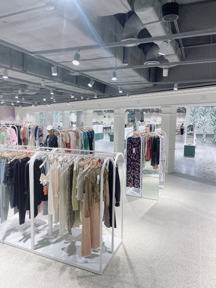 H&M Home  Shopping in Jamsil, Seoul